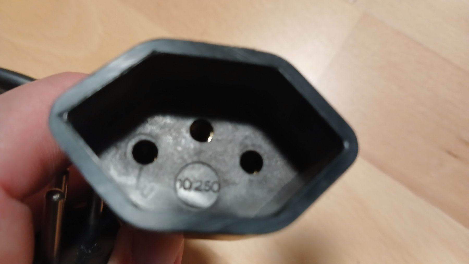 Kabel: Verlängerungskabel 3Fach schwarz 5m – Gebraucht aus hinwil von tho_j6kz 2
