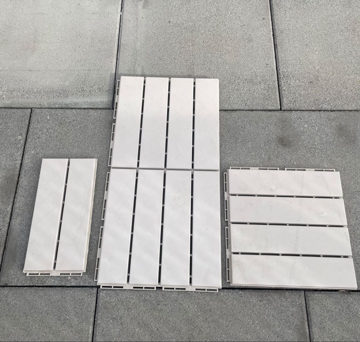 Rivestimenti per pavimenti: Terrassenplatten hellgrau für 38qm – Usato da Niederwangen b. Bern venduto da missbrown17