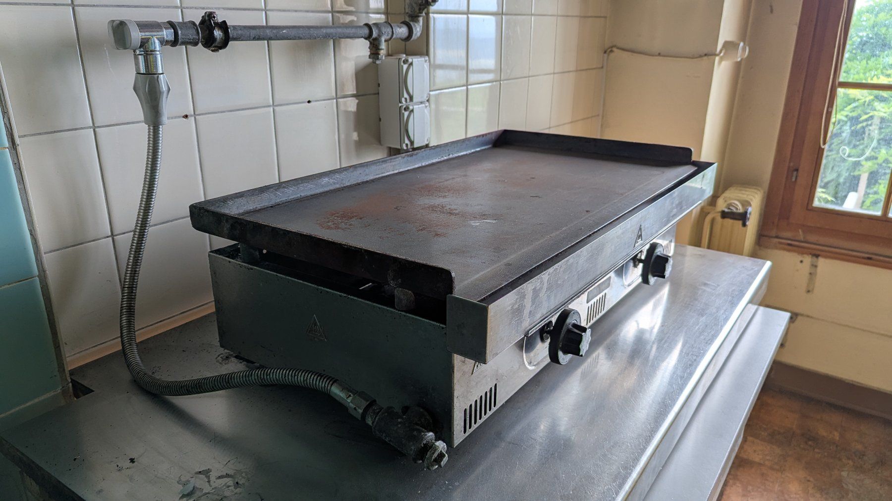 Herde: professionelle Kochplatte MAINHO Gas – Gebraucht aus Biel/Bienne von Zbindi 2