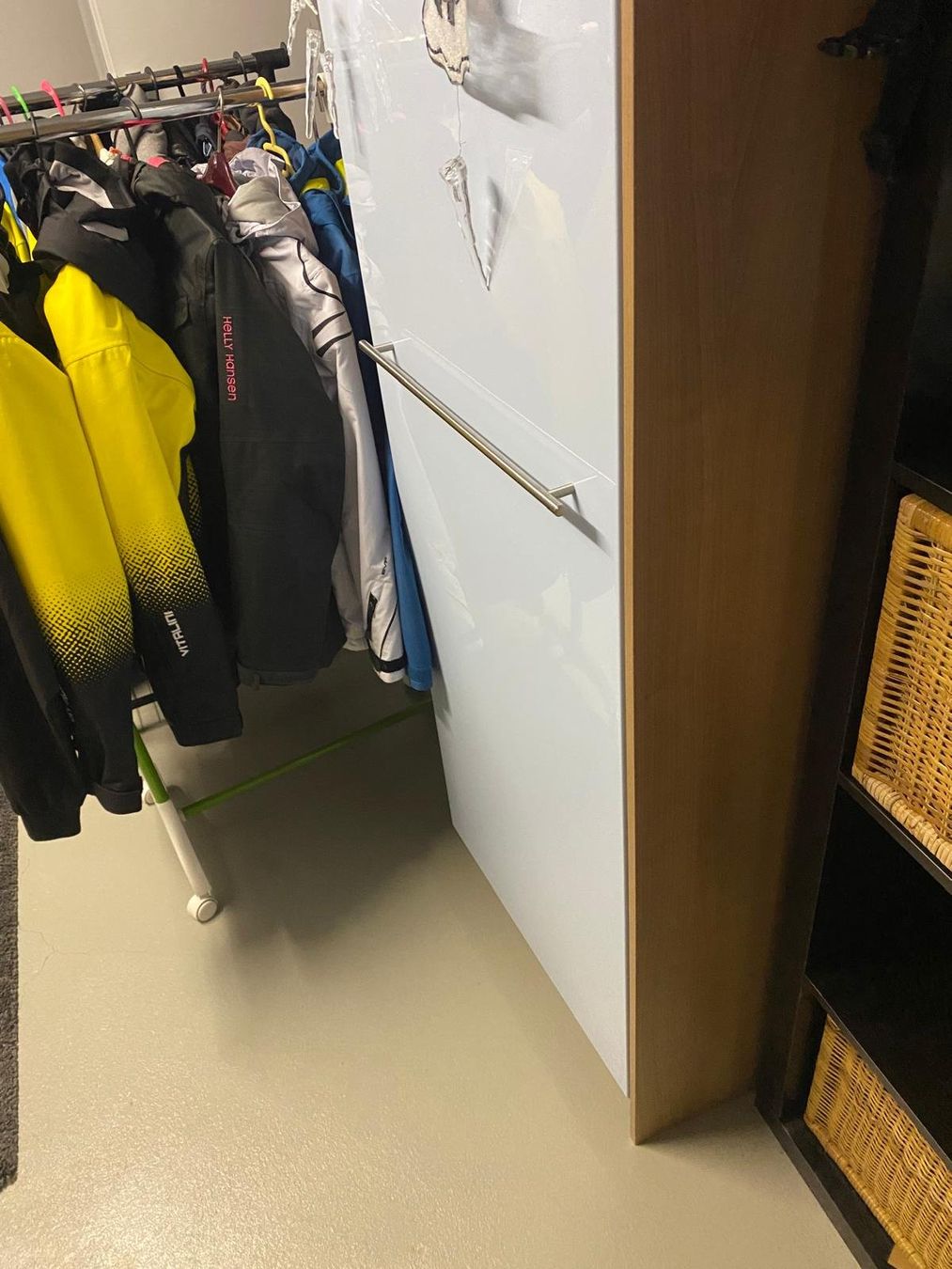 Armadi: Kleiderschrank mit viel Stauraum – Usato da Niederhelfenschwil venduto da rtt_t2tn 2