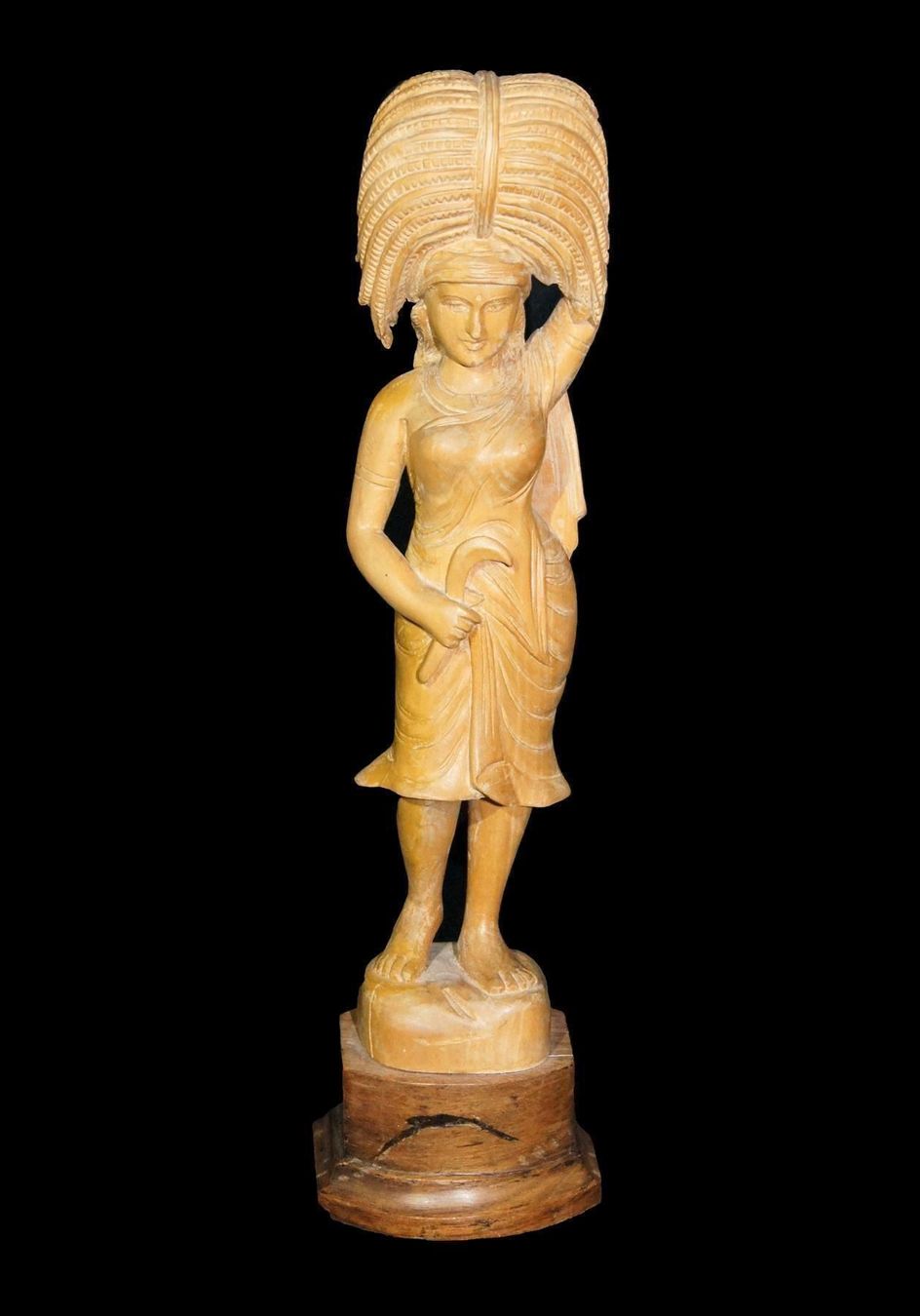 Statuette: Bäuerin mit Getreidebündel und Sichel – Usato da Geroldswil venduto da ARTEFACTO