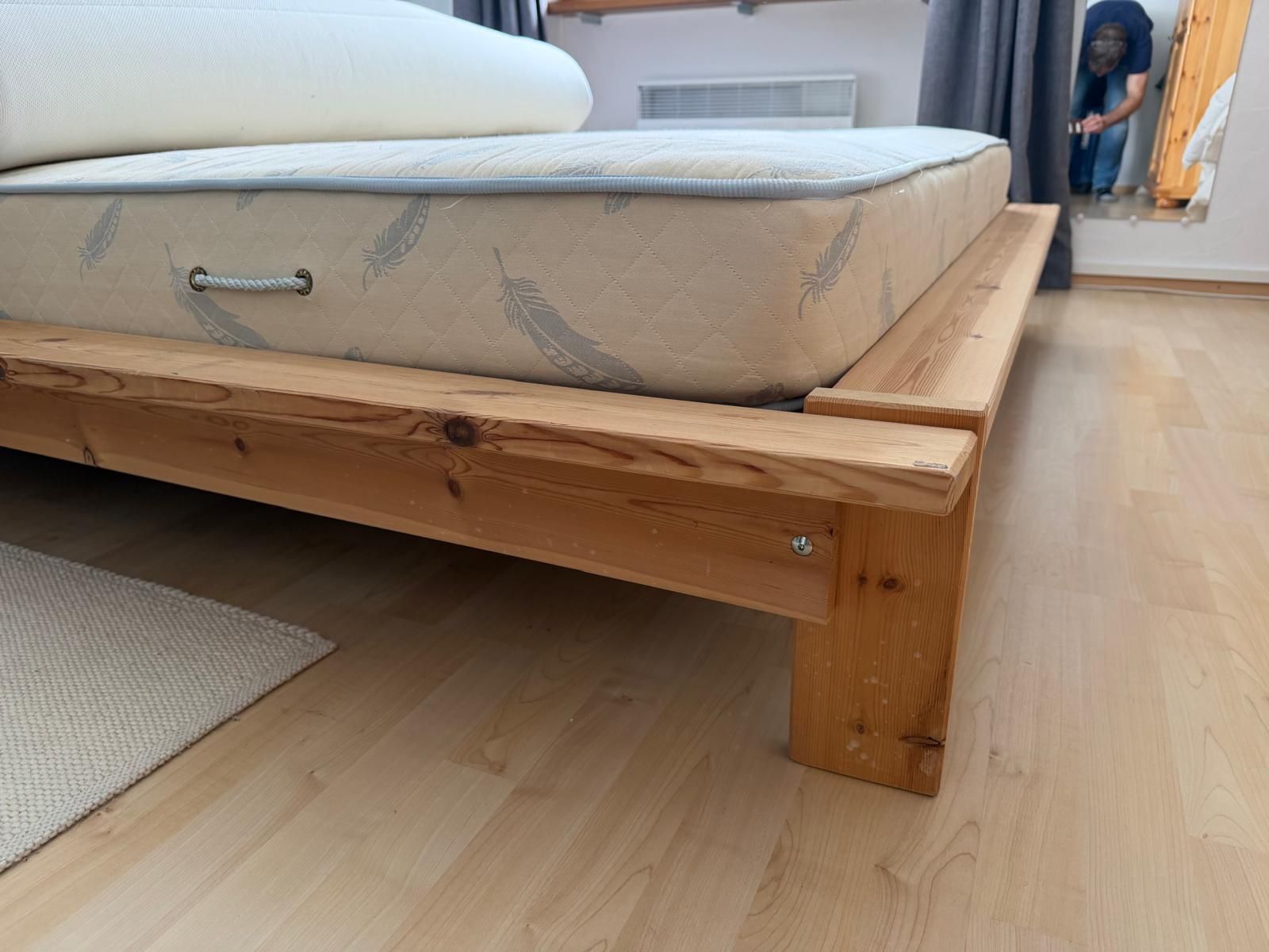 Betten: Bett 160cm mit Matratze – Gebraucht aus Vaz/Obervaz von cervelo32 1
