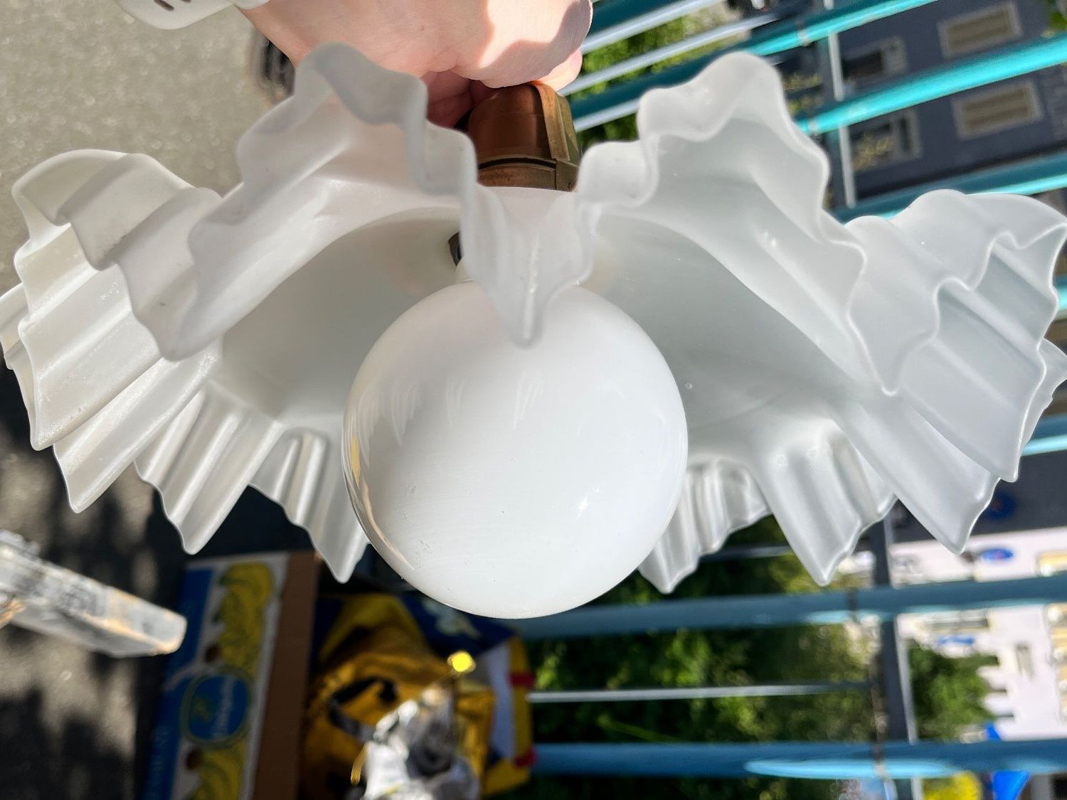 Lampen: Deckenlampe mit Seilzug weiss Milchglas – Gebraucht aus Büren SO von level1414 2