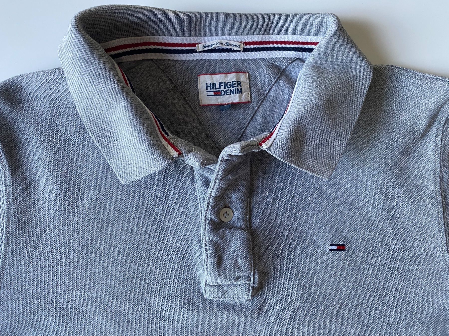 Tommy Hilfiger Polo-Shirts: Polo Tommy Hilfiger gris  t. L – Gebraucht aus Peseux von Gilloss 2