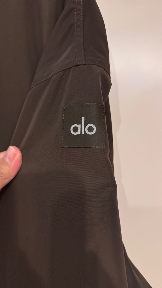 Alo Yoga Jacken: Alo Yoga Winter Jacket – Gebraucht aus Grosshöchstetten von 532_9cyd 3