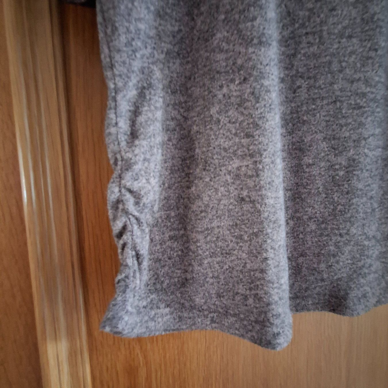 Maglioni & Felpe: Damen Pulli, grau/rosa, Gr. S – Usato da Sisseln AG venduto da Tropea4334 1