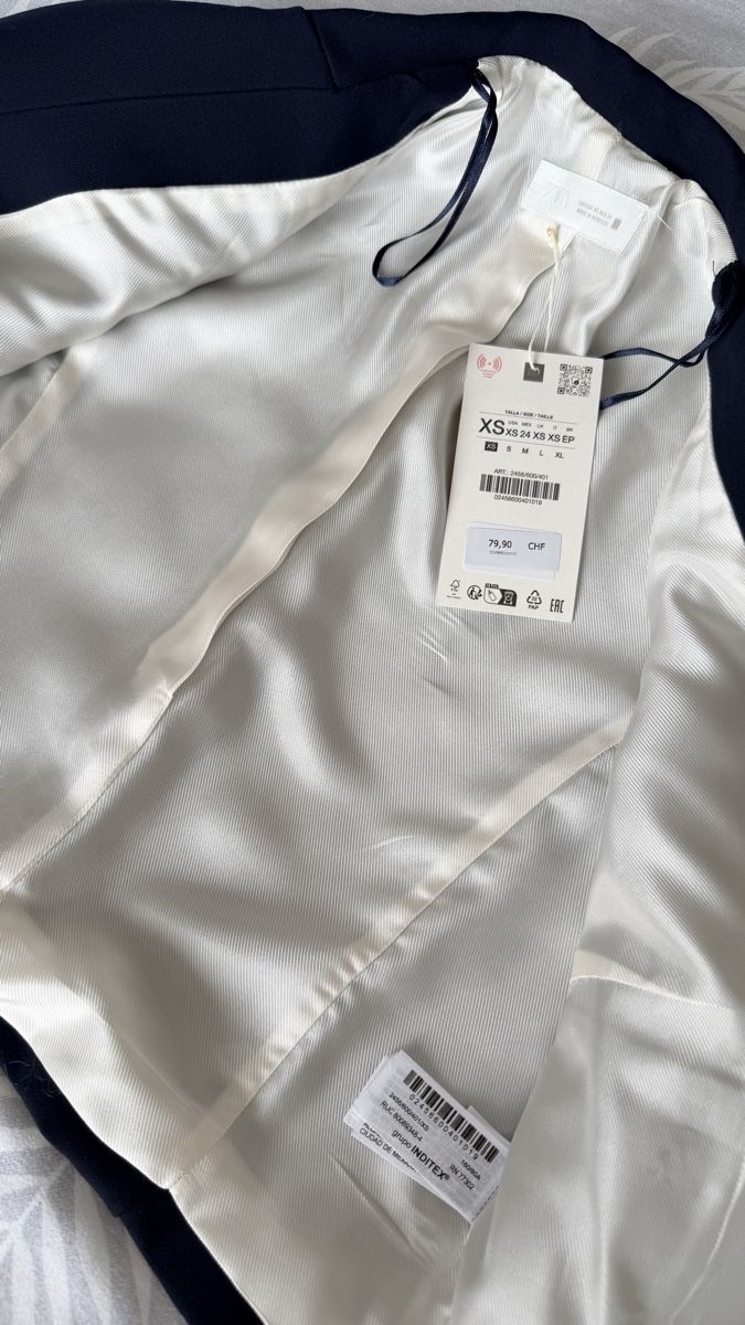 Zara Giacche: Zara Cropped Blazer with Padded Shoulders XS – Nuovo e nell'imballaggio originale da Wallisellen venduto da kar_gv8n 3