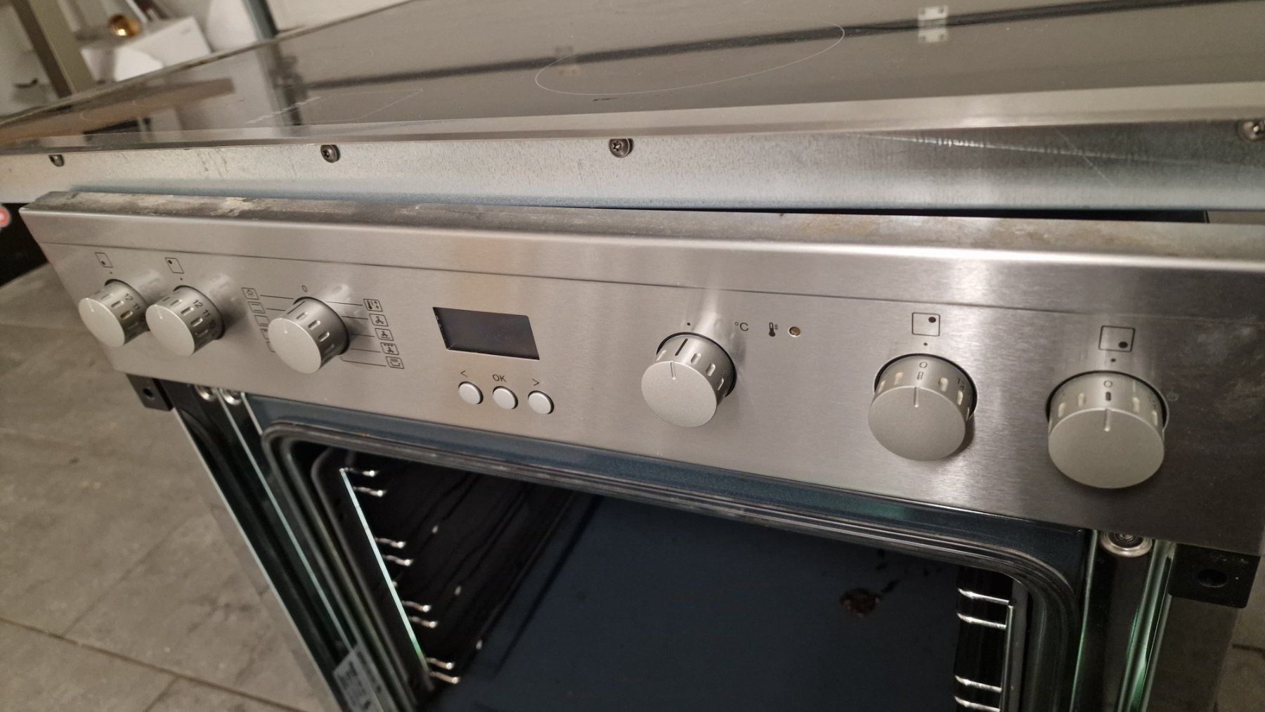 Miele Forni: Miele Backofen inkl. Kochfeld – Usato da Illnau venduto da online-kuechen 7