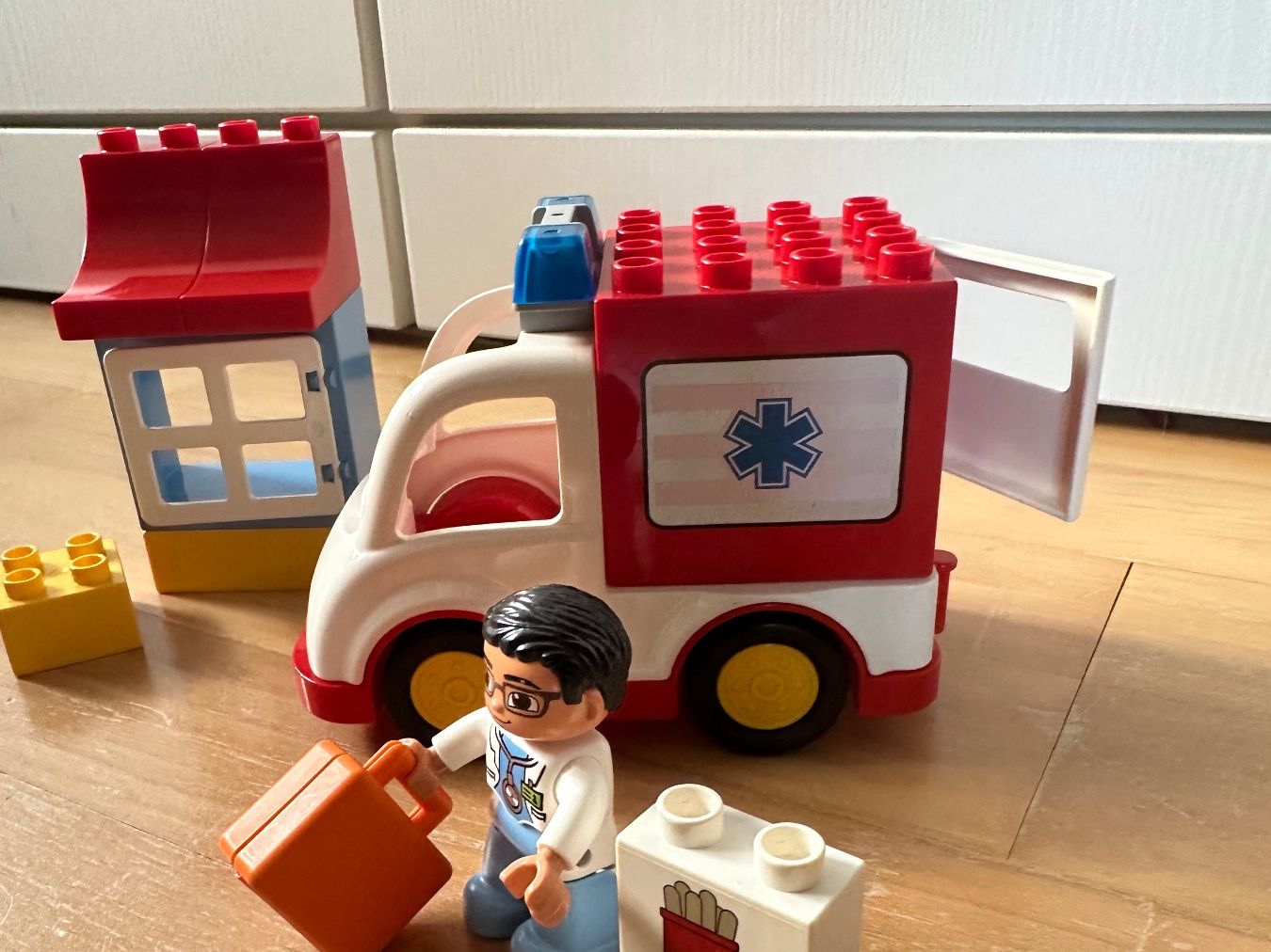 Lego Spielzeuge: Lego Duplo 10527 Krankenwagen – Gebraucht aus Ziefen von elika 2
