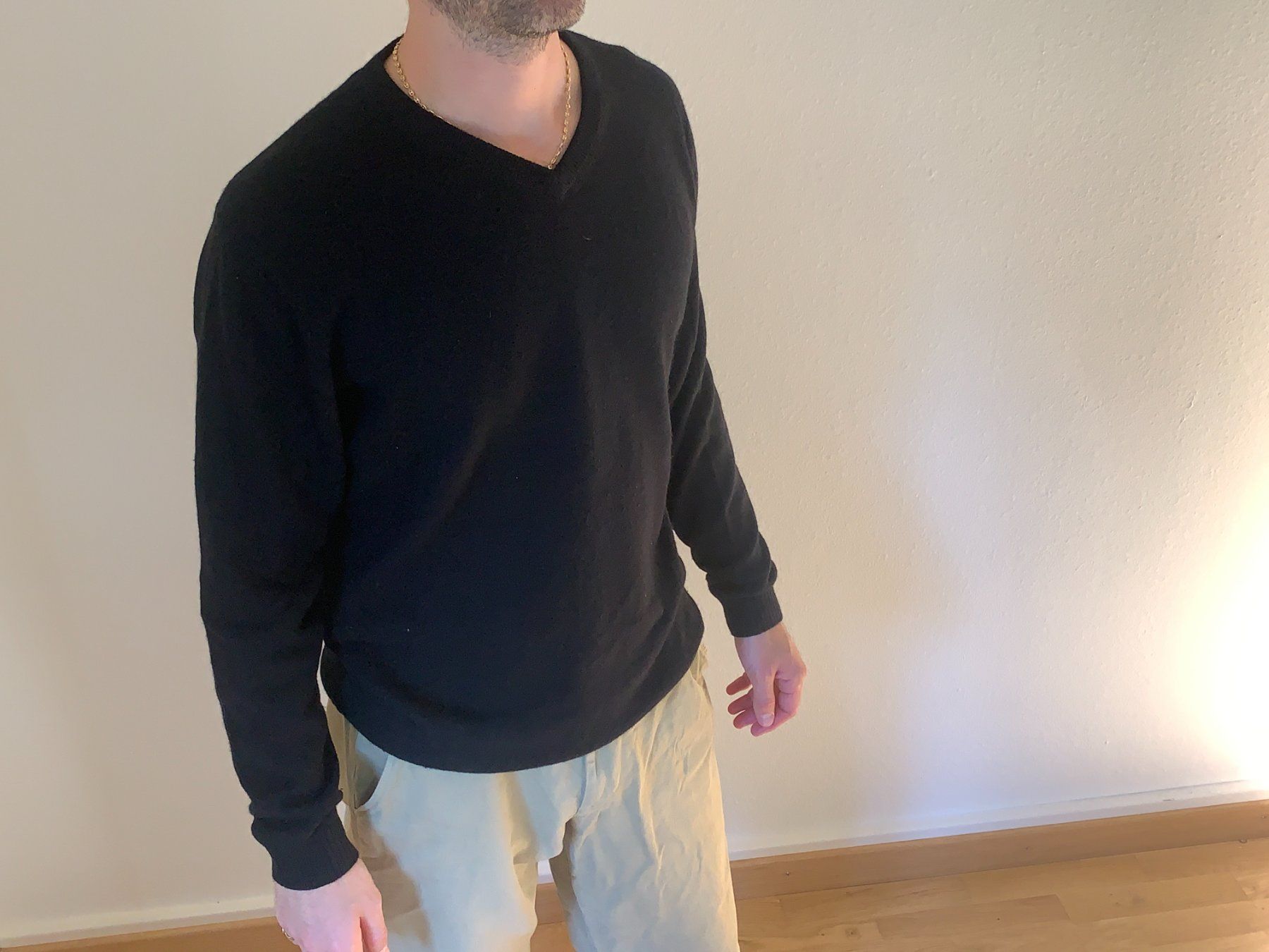 Maglioni & Felpe: 100% Kaschmir Pullover V-Ausschnitt Schwarz, Grösse L – Usato da Zürich venduto da lor_s6l8 2
