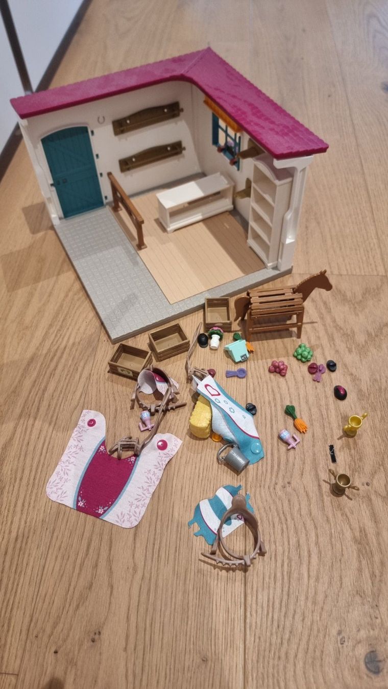 Schleich Giocattoli: Schleich Reitshop – Usato da Buttikon SZ venduto da Limo180