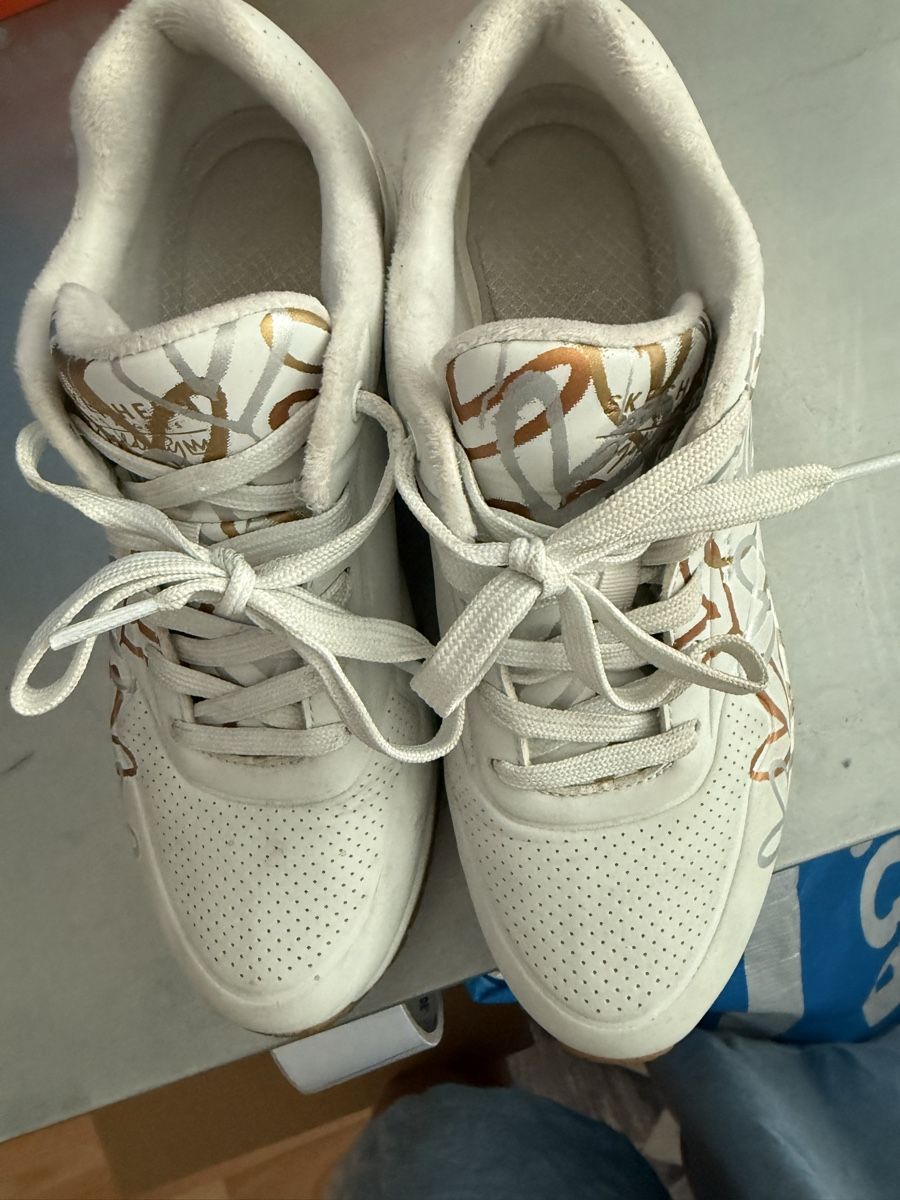 Damenschuhe: Turnschuhe – Gebraucht aus visp von Kmemo1 2