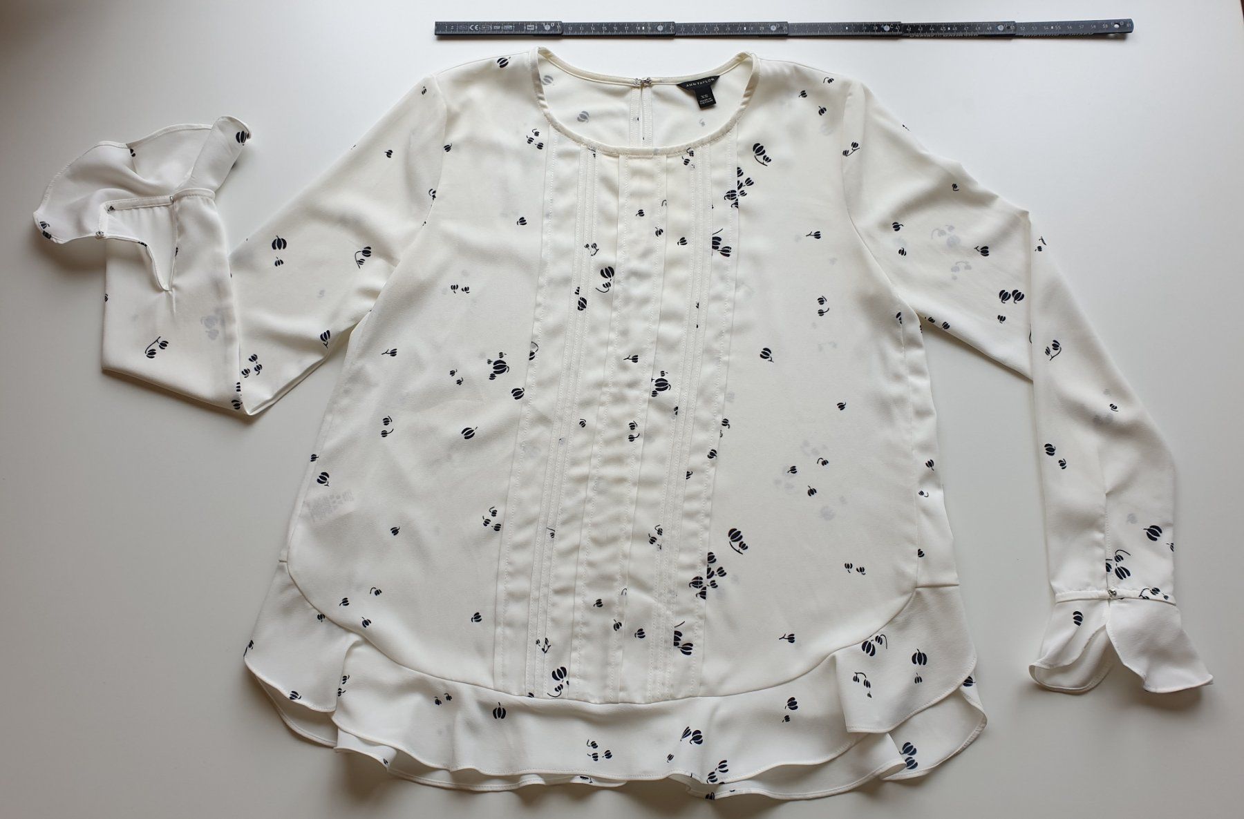 Camicette: Bluse Ann Taylor weiss – Usato da Effretikon venduto da Walwolke