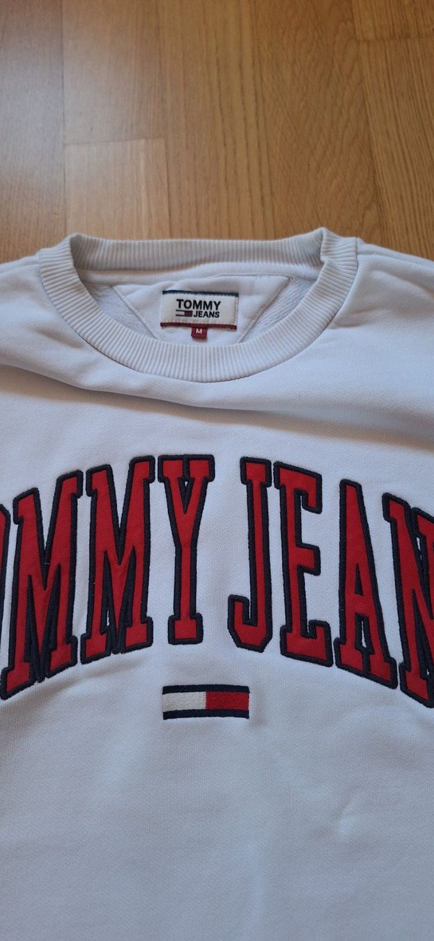 Tommy Hilfiger Pulls & Sweat-shirts: Tommy Jeans, sweat blanc – Neuf (Voir description) à Lussery-Villars par pousinete02 2