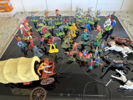 Konvolut Figuren Indianer Cowboys Planwagen guter Zustand
