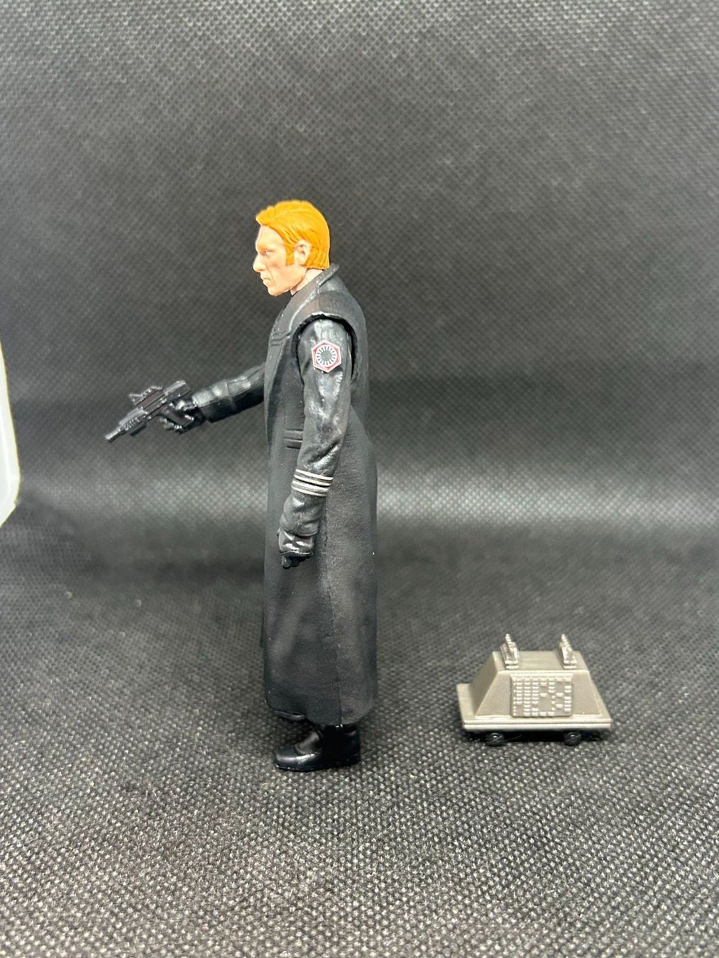 Star Wars Statuette: Star Wars Action Figure vintage - General Hux – Usato da Lausanne venduto da Retro-geek 1