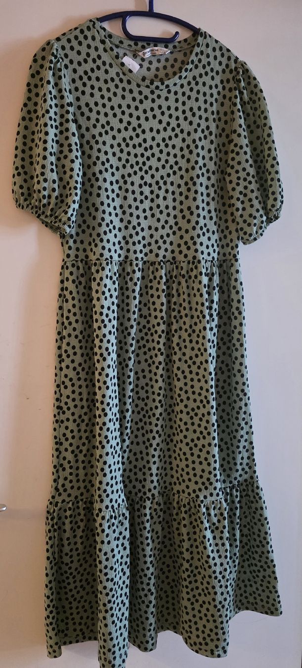 Vestiti: Sommerliches Punkte-Kleid mit Puffärmeln, Grösse M – Usato da Horw venduto da Zedy01 1