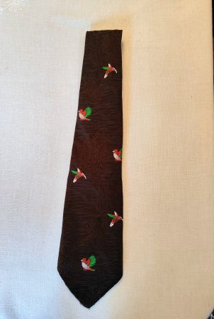 Cravate motif oiseaux exotiques – made in CH