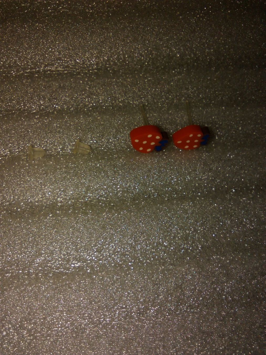 Boucles d'oreille: ohrringe modeschmuck,,,2 erdbeeren,,,kuststoff – Neuf (Voir description) à Basel par bijoutrie_4 1