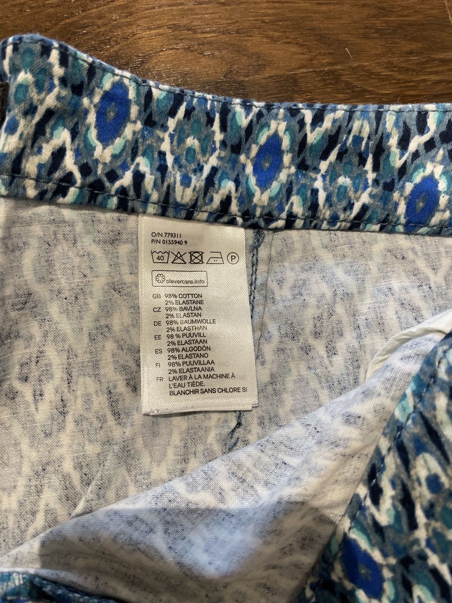 H&M Pantaloni: Farbige Shorts von H&M – Usato da Schmitten FR venduto da Monei19 2