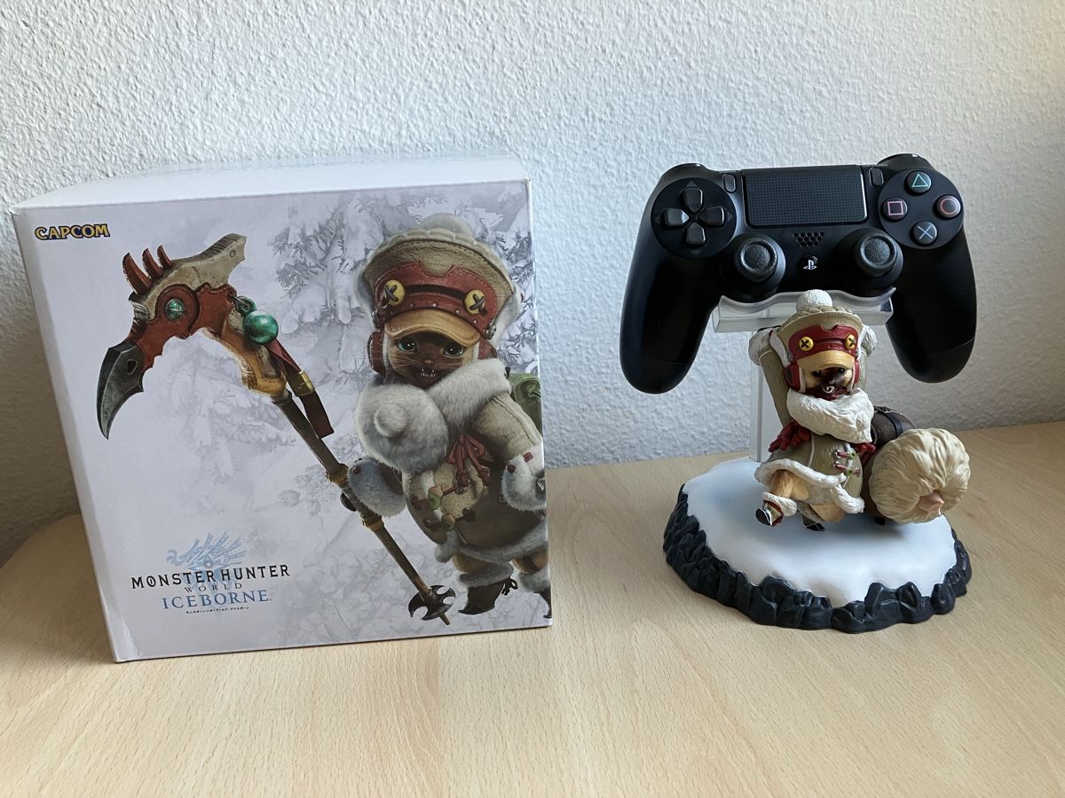 Controller: CAPCOM Monster Hunter Iceborne Otomo Airou PS4 Stand – Nuovo e nell'imballaggio originale da Lausanne venduto da Pingouin14
