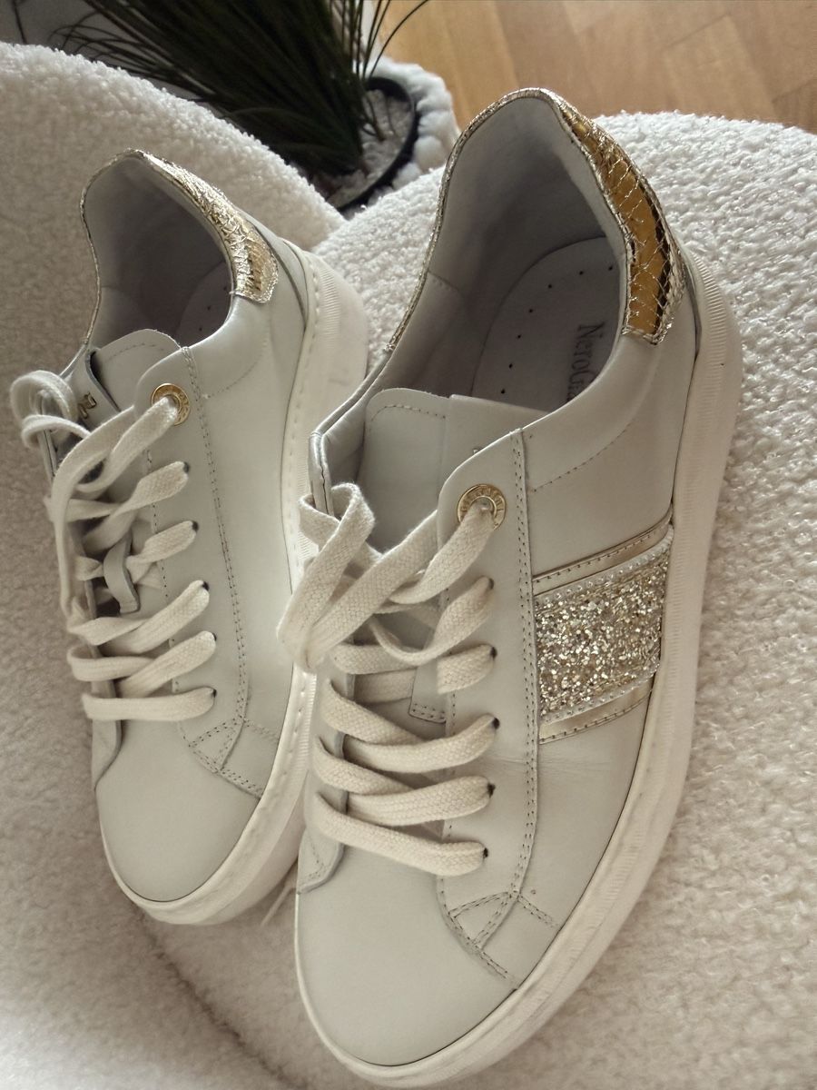 Scarpe da donna:        NeroGiardini-Schuhe Gr 37 – Usato da St. Gallen venduto da Emifrei 1