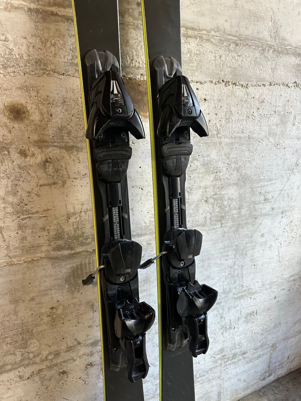AK Ski Sci: AK Yellow Ski 159CM – Usato da Emmenbrücke venduto da karkarkar 2