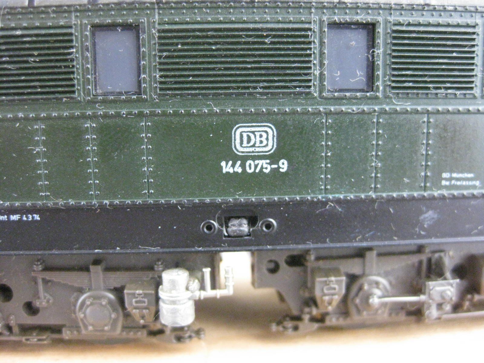 Roco Modelleisenbahnen: Roco DB BR 144, ohne OVP, bespielt – Gebraucht aus Malters von Marosko 3