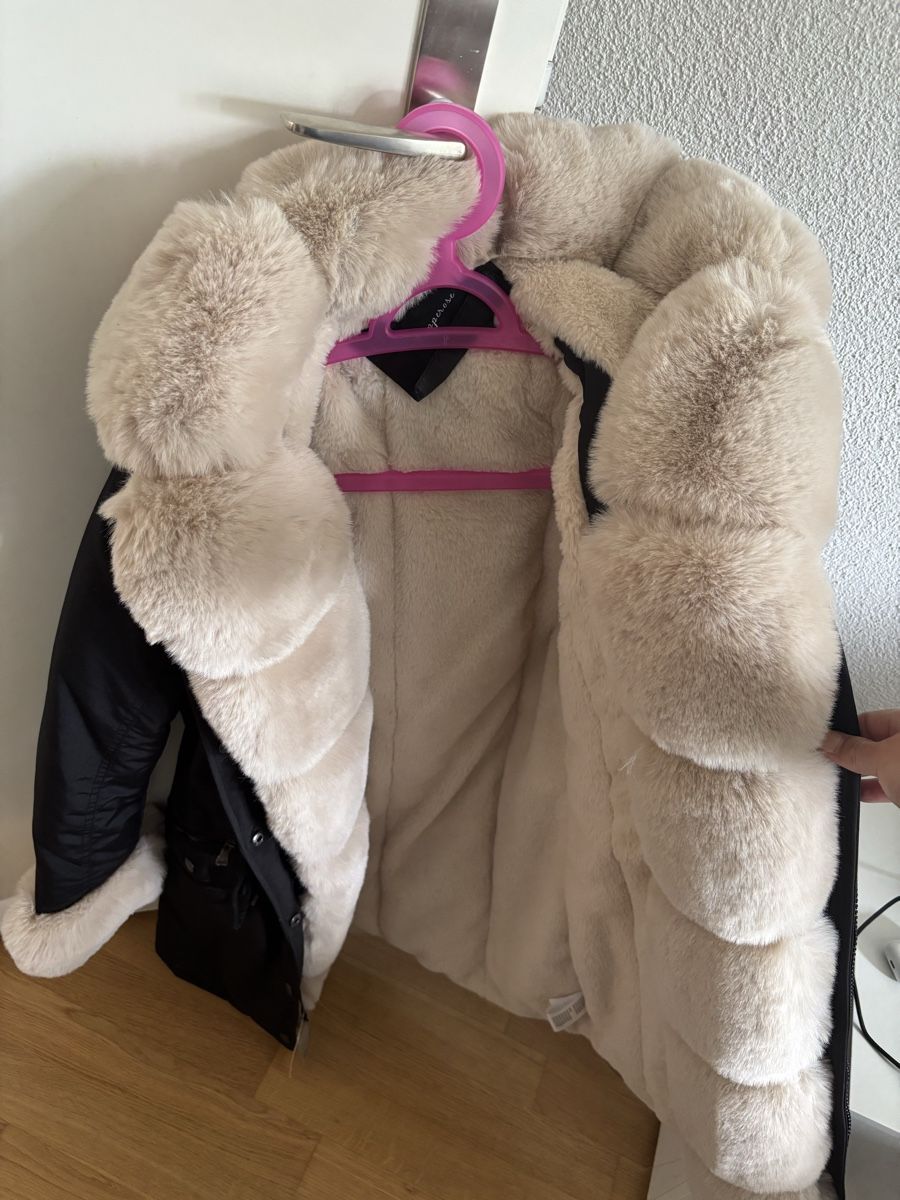Cappotti: Winterjacke Grösse S neu inkl. Etikett – Nuovo e nell'imballaggio originale da Oetwil an der Limmat venduto da Anina_Mercedes 2