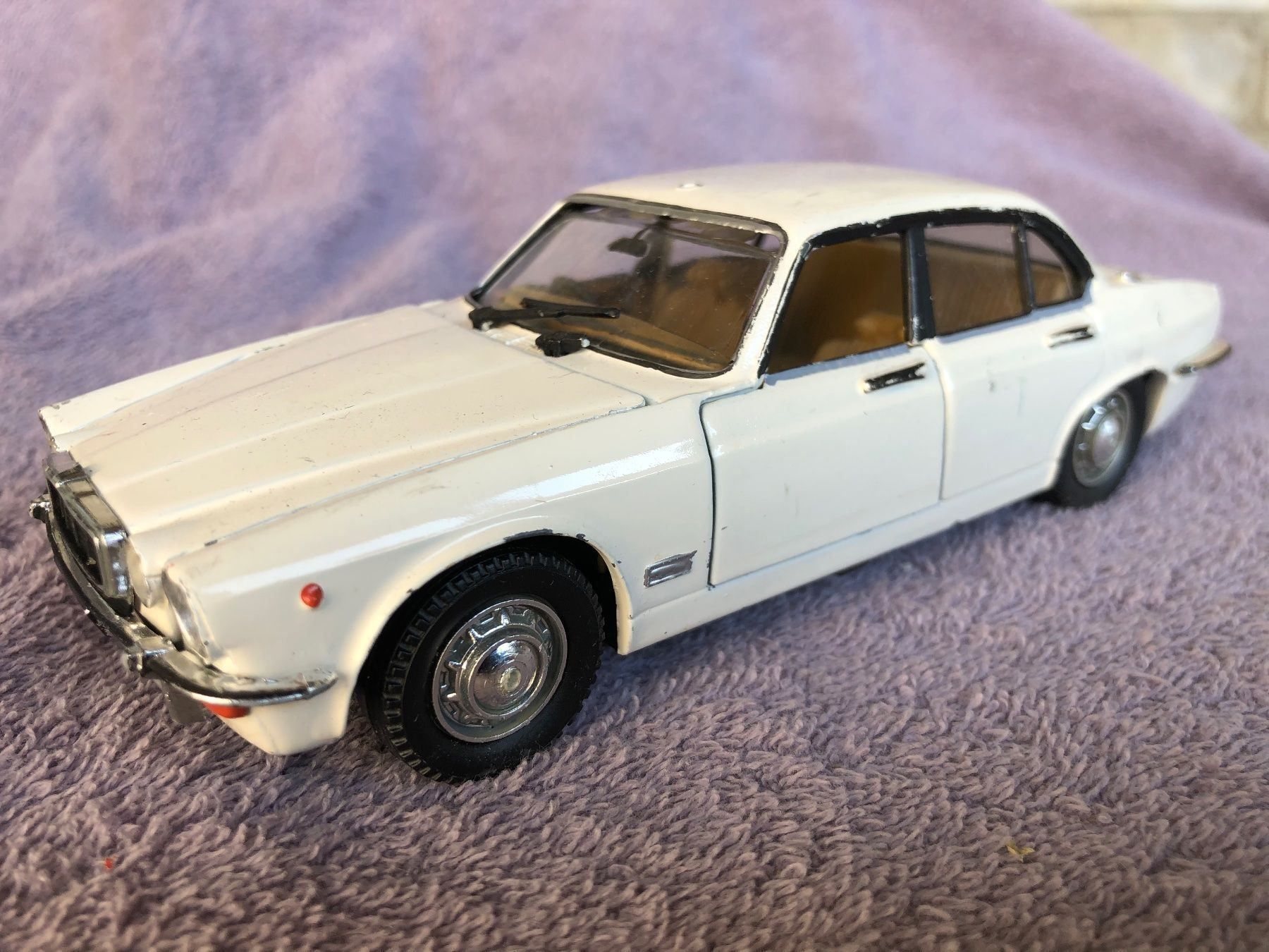 Modellini d'auto: Jaguar xj – Usato da Reinach AG venduto da rares75