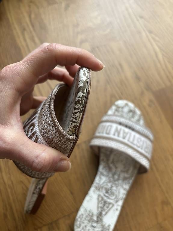 Dior Damenschuhe: Christian Dior Flip Flops Sandaletten Gebrauchsspuren! – Gebraucht aus Zürich von car_9sdb 1