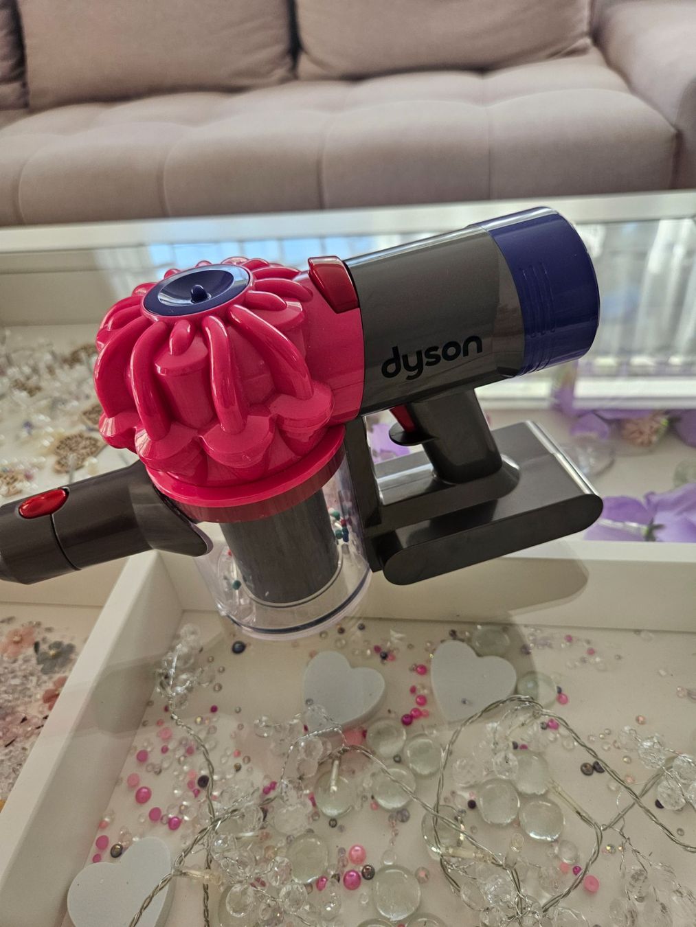 Spielzeuge: Dyson Kinder Staubsauger Pink – Gebraucht aus Unterägeri von Sleepbear 1