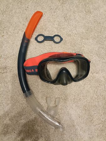 Taucherbrille und Schnorchel