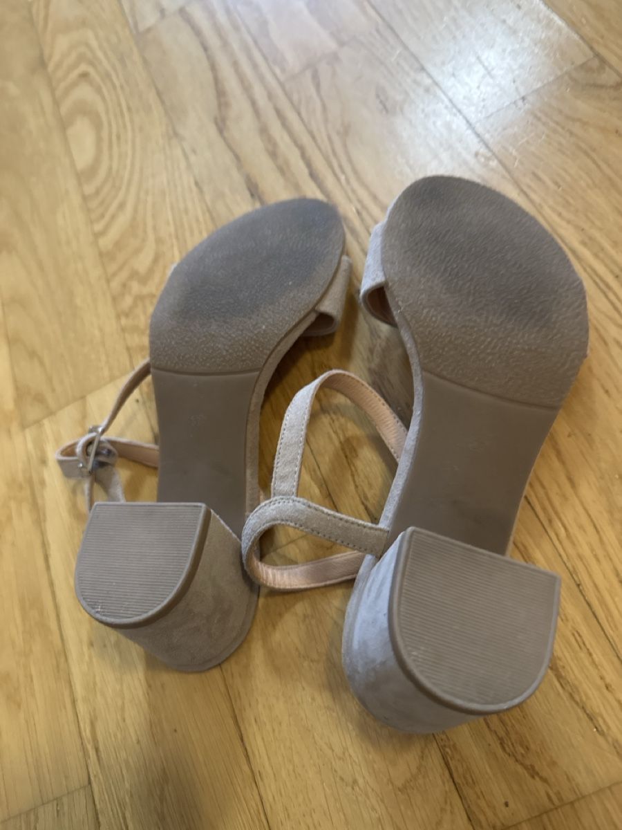 Scarpe da donna: Varese Sandalen, Absatz 5cm, beige, Gr. 37 – Nuovo (secondo la descrizione) da Thun venduto da Vans_98 3