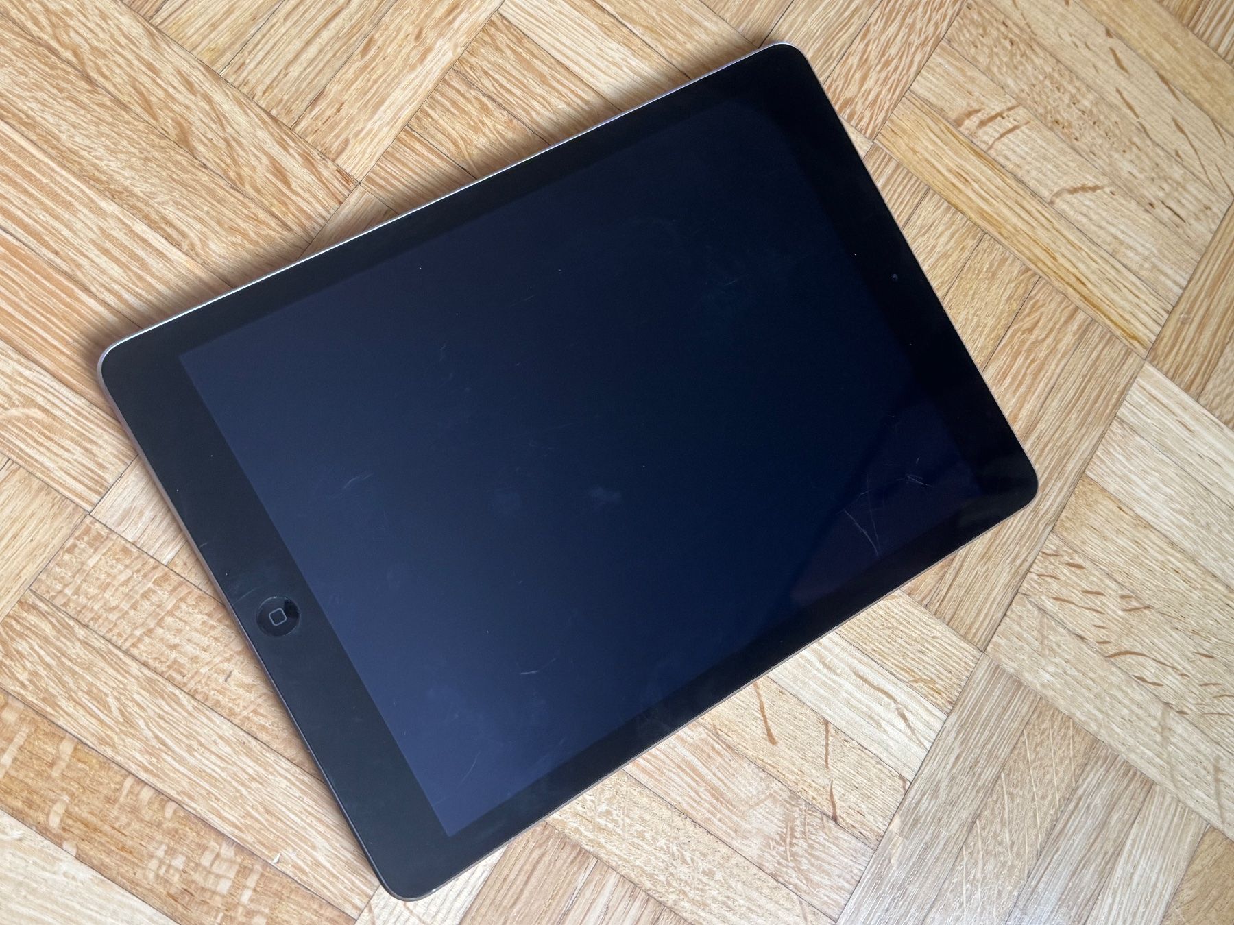 Apple Tablet PC: iPad Air A1474 – Usato da Basel venduto da jawa04 1