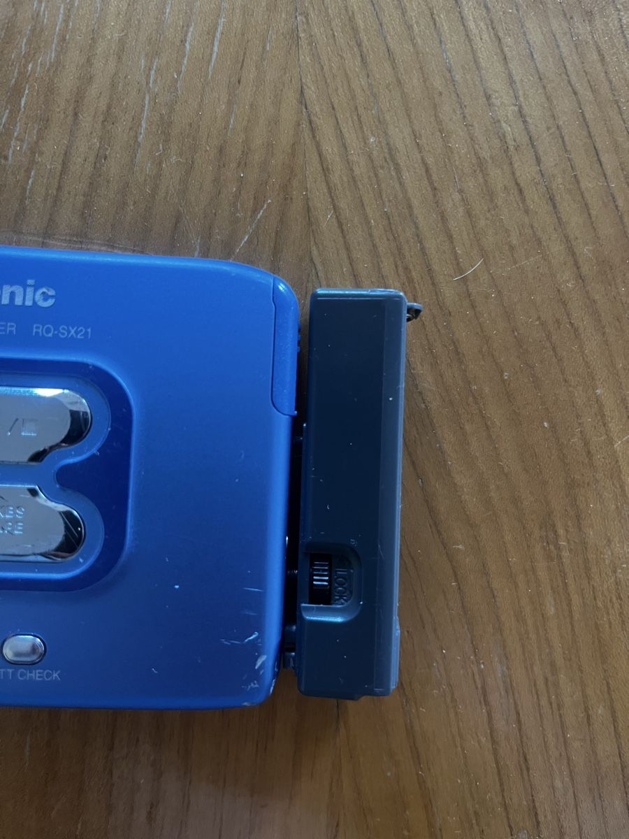 Panasonic Lettore multimediale portatile: Panasonic Walkman Retro – Usato da Beromünster venduto da JolienvanEkeren 1