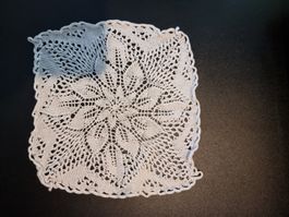 alter, gehäkelter Untersetzer (handgemacht)