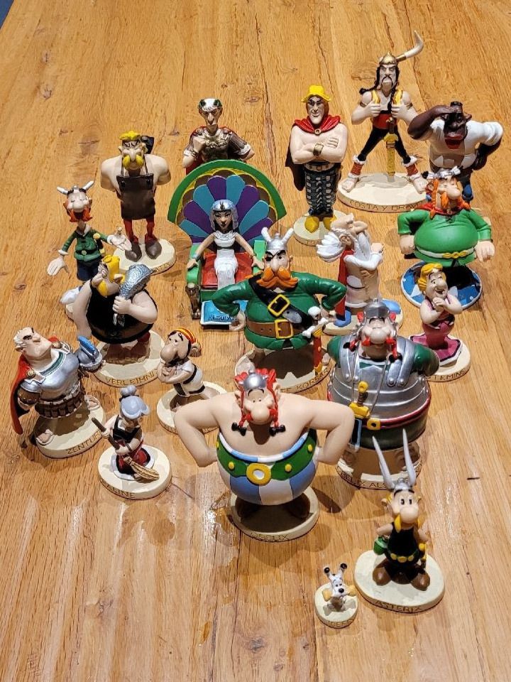 Statuette: ASTERIX & OBELIX mit ihren Freunden – Usato da Nottwil venduto da echtMOMO