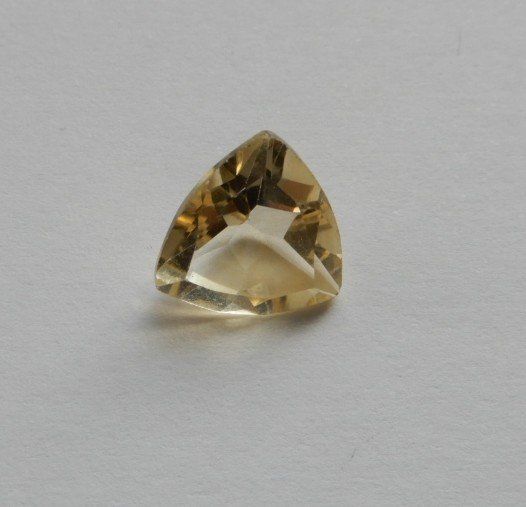 Pietre preziose: Citrin, trilliant, 2.5 ct – Usato da Weisslingen venduto da Oinos 1