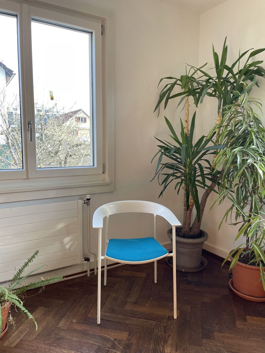 Stühle: Stuhl Designklassiker – Gebraucht aus Zürich von Bjthorsteinsen
