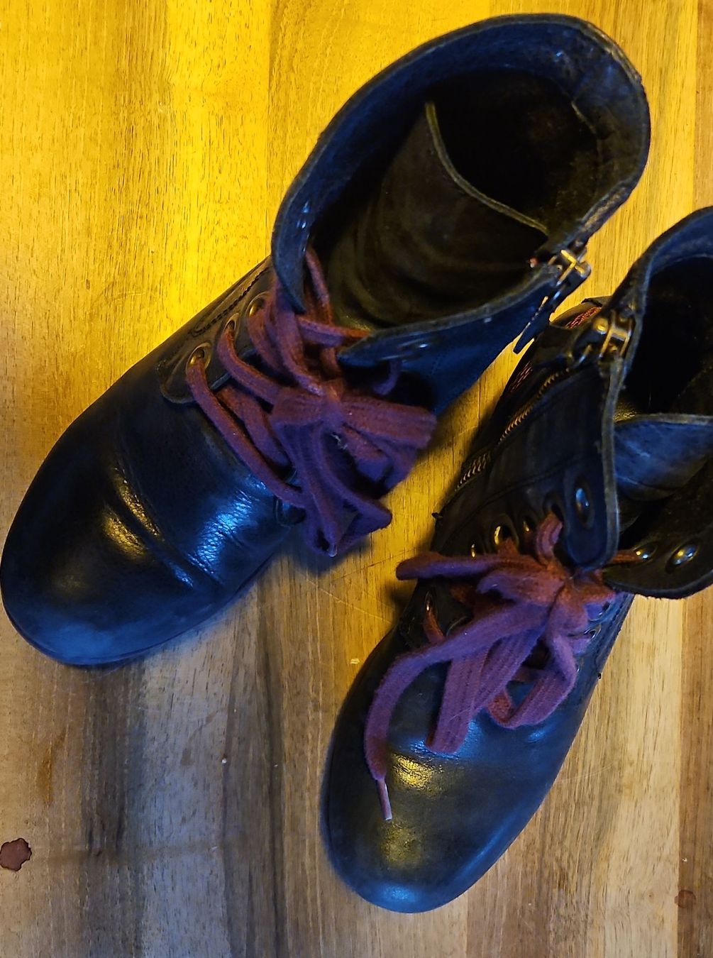 Damenschuhe: Stylische schwarze Lederstiefel Gr. 38 – Gebraucht aus Spiez von ann_y7bb