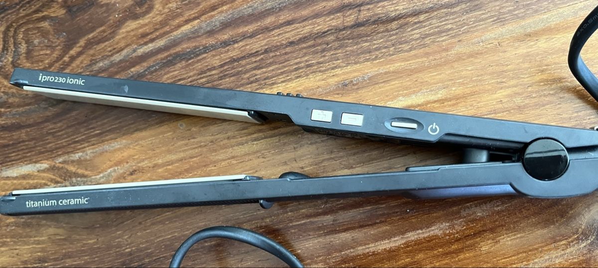 BaByliss Lockenstäbe & Haarglätter: Babyliss Ipro 230 Ionic Glätteisen Neu – Neu und originalverpackt aus Gurbrü von Simiramis 2