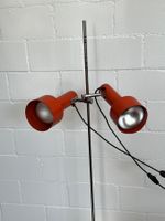 70er Jahre Stehlampe mit zwei Spots orange Lagerräumung