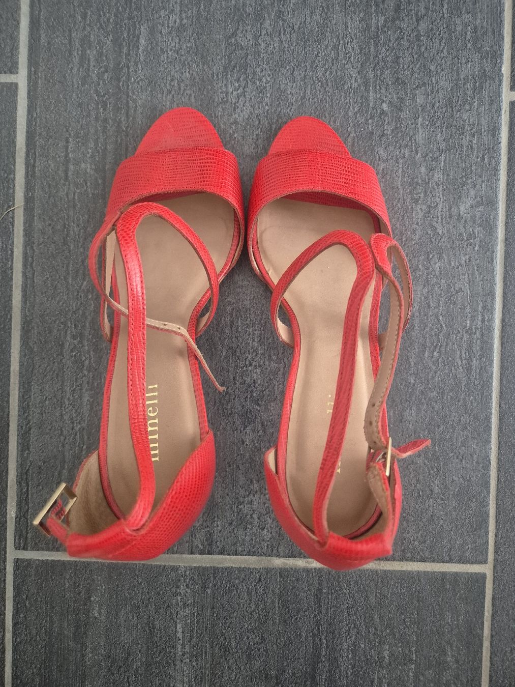 Scarpe da donna: Escarpins Minelli rouges T 40 – Usato da Granges (Veveyse) venduto da pissenlit