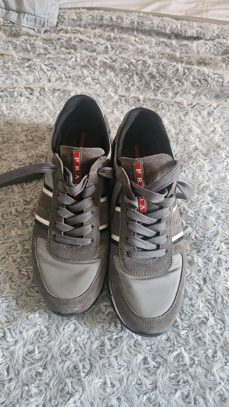 Prada Chaussures hommes: Chaussures Prada taille 42.5 – D'occasion à Etoy par angi020