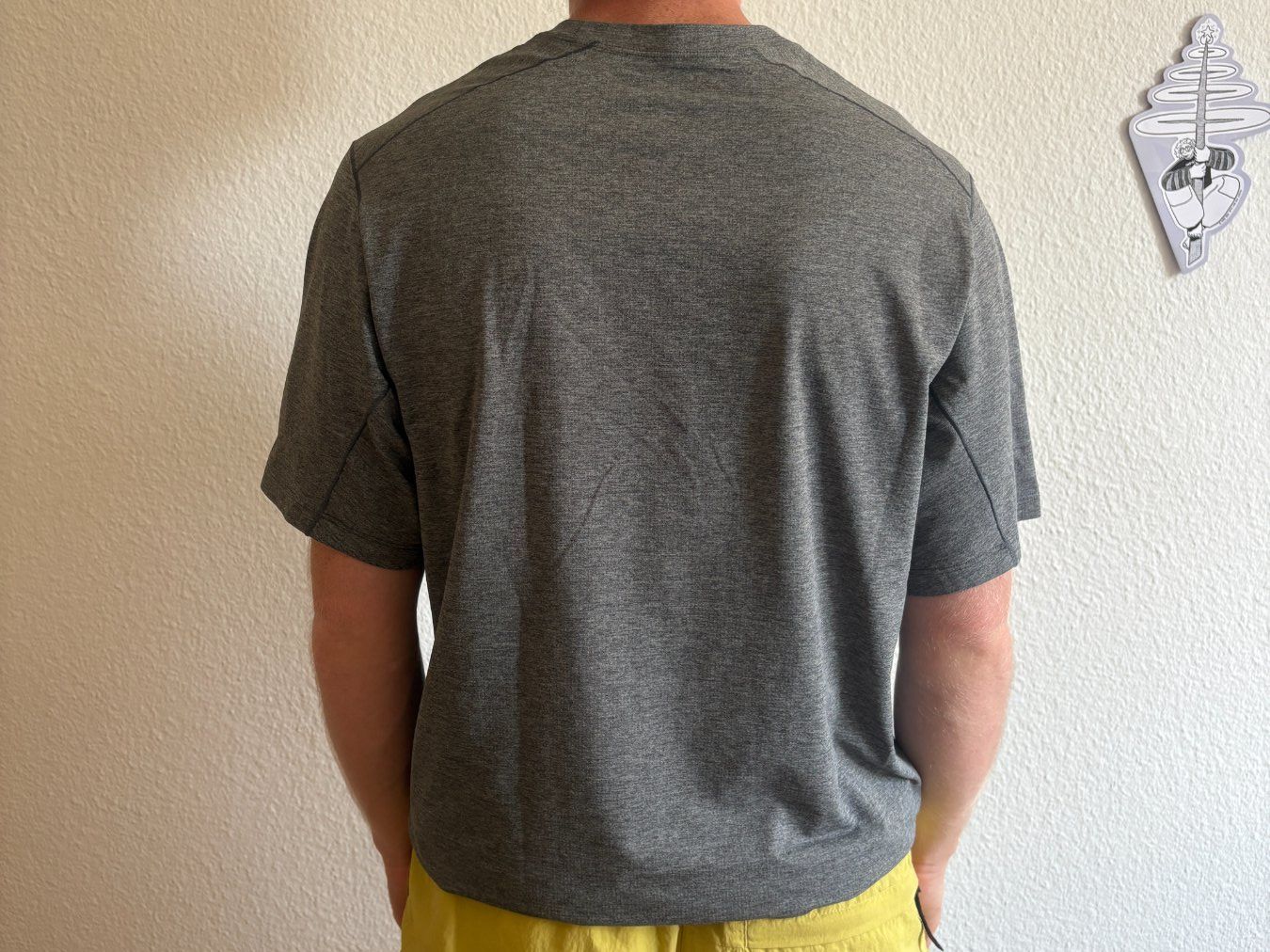 Arcteryx T-shirt: Arc’teryx T-Shirt Gr. S - Hellgrau – Usato da Zürich venduto da sarinadotcom 1