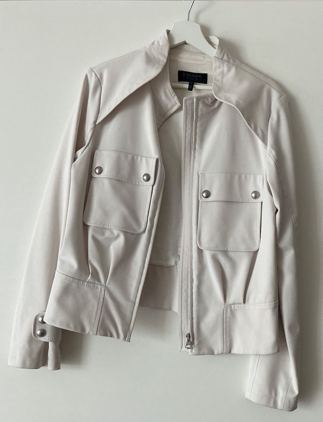 Escada Anzüge & Kostüme: ESCADA white jacket and skirt  42 – Neu (gemäss Beschreibung) aus Basel von 18Inspiration 1