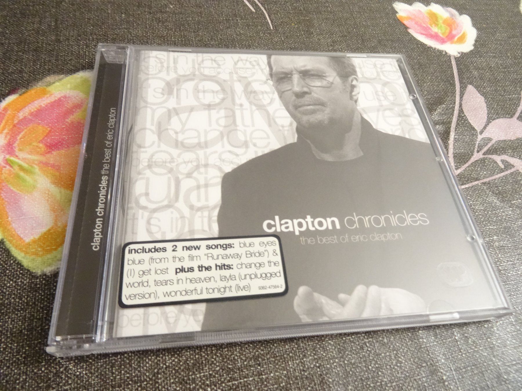 CDs: Clapton Chronicles - the best of eric Clapton CD – Gebraucht aus Olten von Disc-Ausverkauf