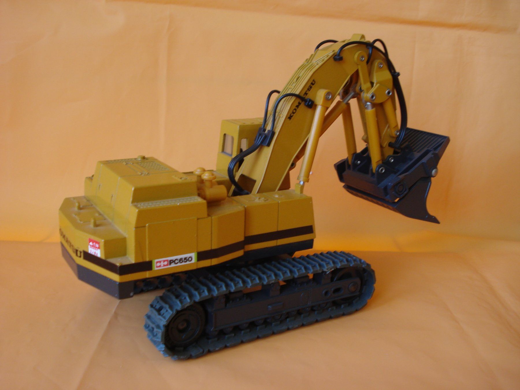 Kit di modellismo & Modellini statici: KOMATSU PC 650 Raupenbagger – Nuovo (secondo la descrizione) da Mitlödi venduto da worker04 2