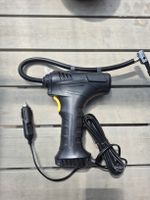 Luftpumpe 12V Digital mit Zubehoer neuwertig
